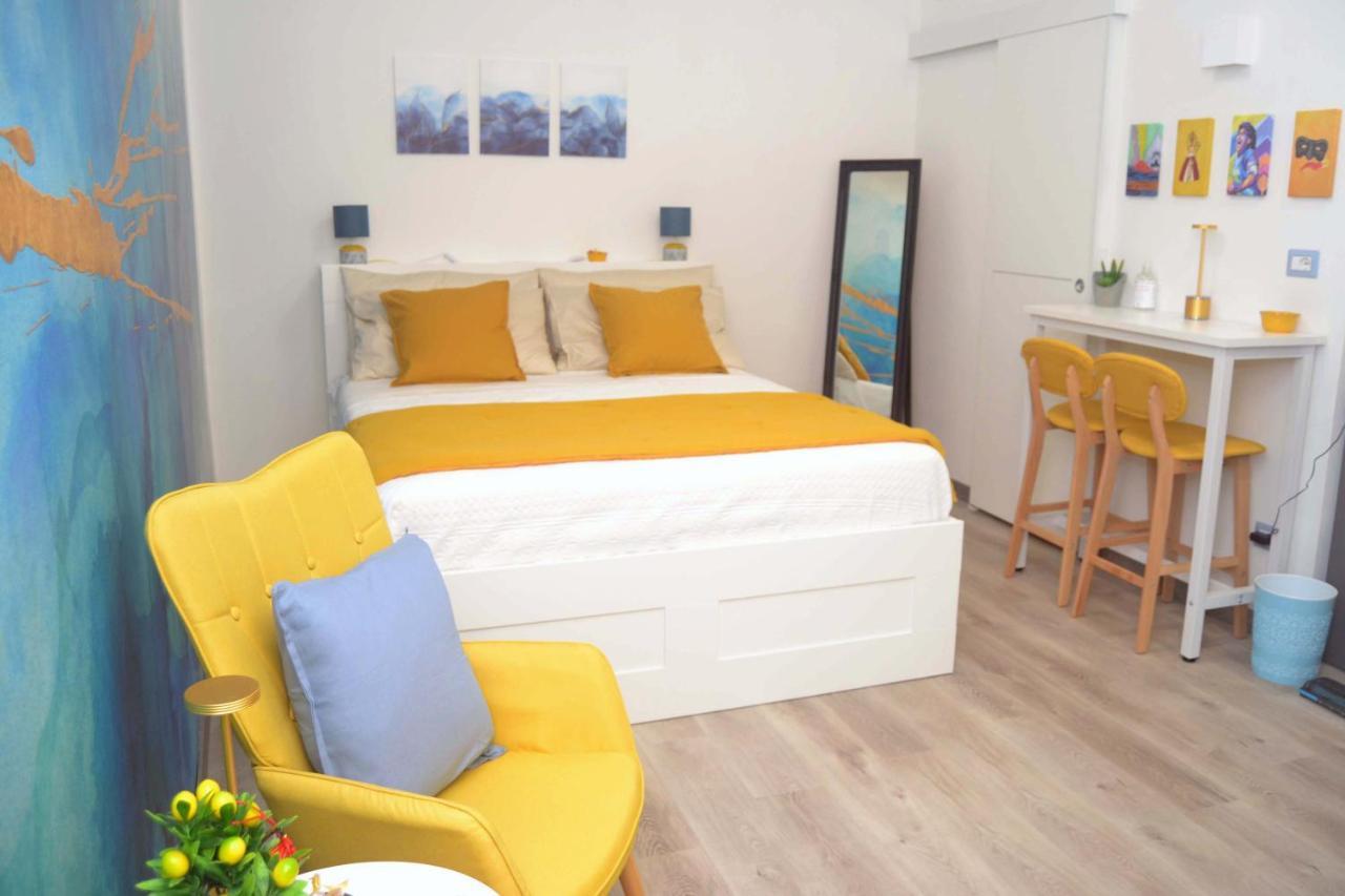Room&Chiaia Naples Exterior photo